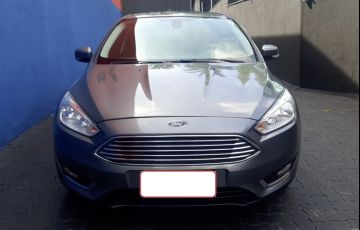 Ford Focus Sedan Titanium 2.0 PowerShift - Foto #2