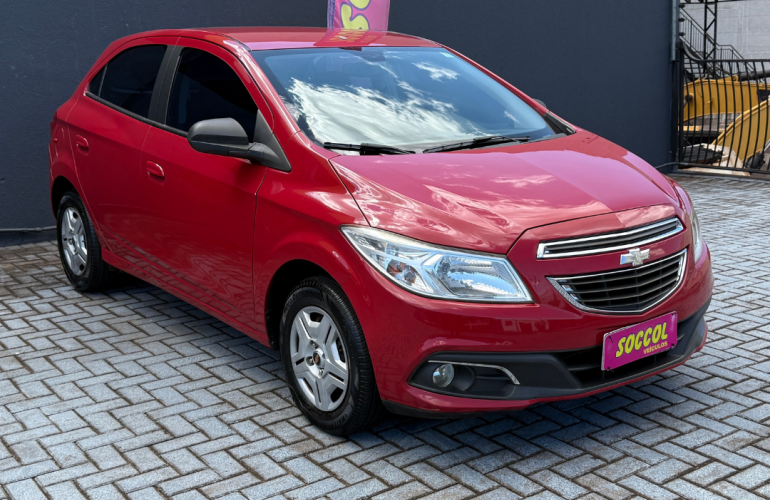 Chevrolet Onix 1.0 LT - Foto #1