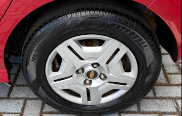 Chevrolet Onix 1.0 LT - Foto #4