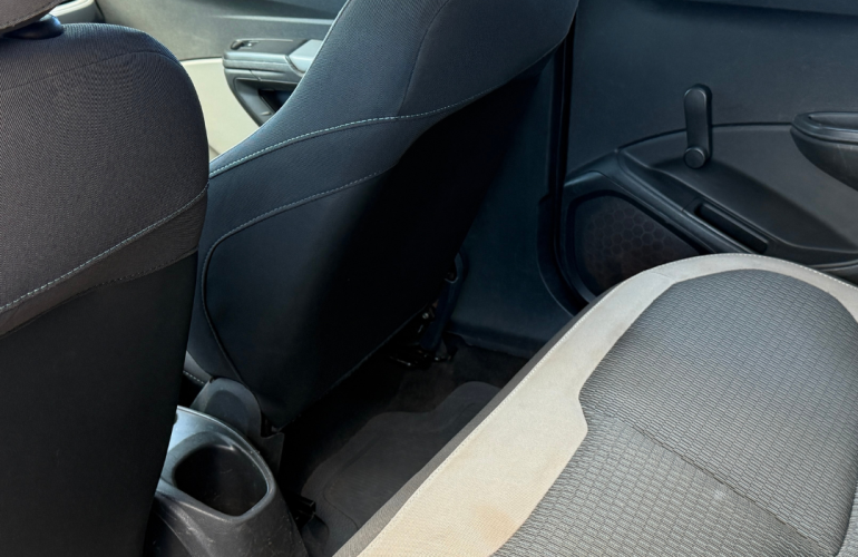 Chevrolet Onix 1.0 LT - Foto #8