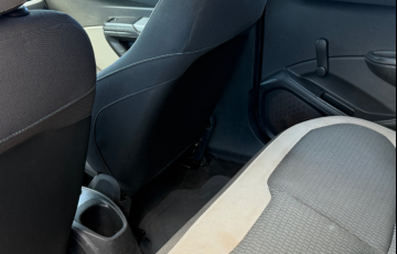 Chevrolet Onix 1.0 LT - Foto #8