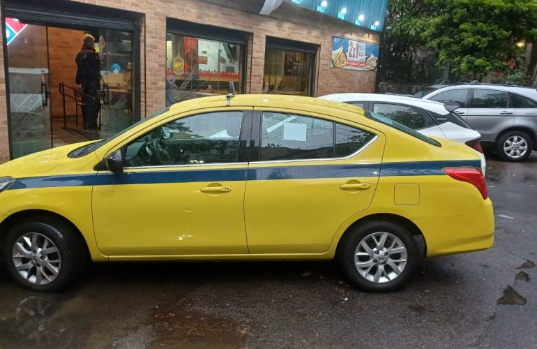 Nissan Versa 1.6 16V SV CVT (Flex) - Foto #2