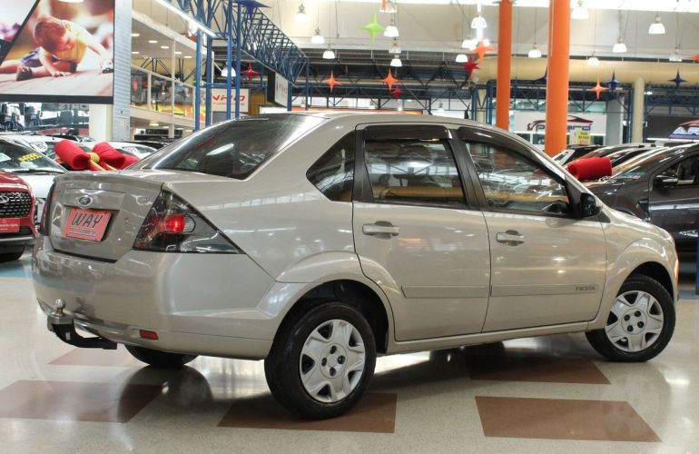 Ford Fiesta 1.6 Rocam Sedan 8v - Foto #2