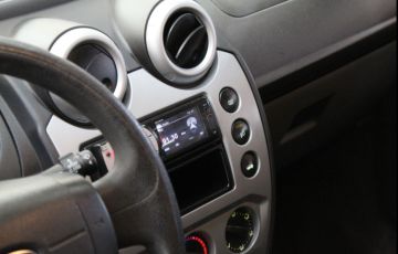 Ford Fiesta 1.6 Rocam Sedan 8v - Foto #5