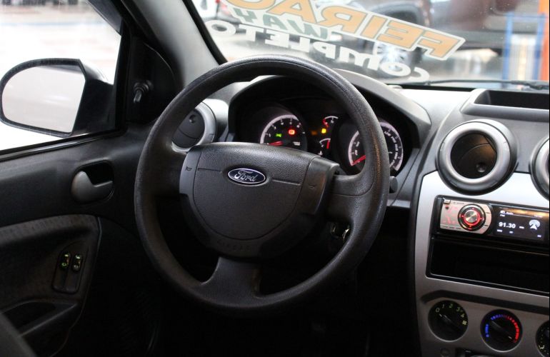 Ford Fiesta 1.6 Rocam Sedan 8v - Foto #10