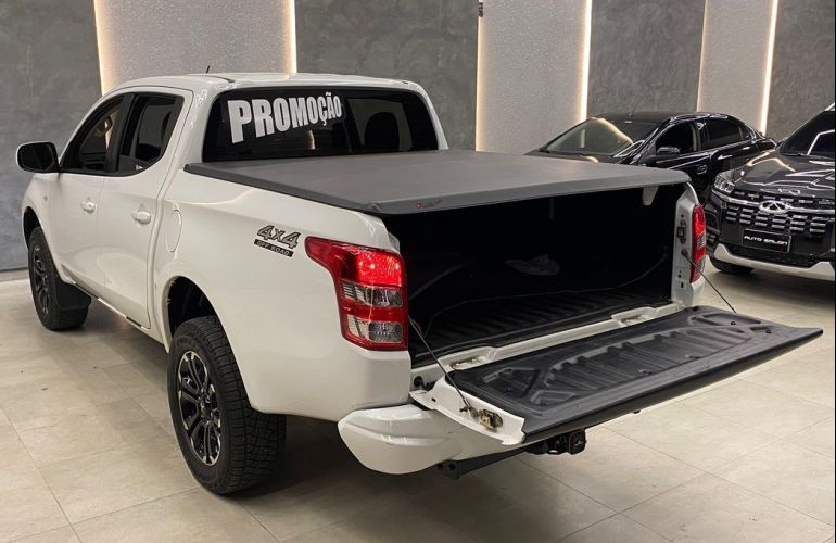 Mitsubishi L200 Triton 2.4 16V Turbo Sport GL CD 4x4 - Foto #8