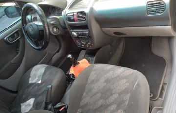 Chevrolet Corsa Sedan 1.8 8V - Foto #2