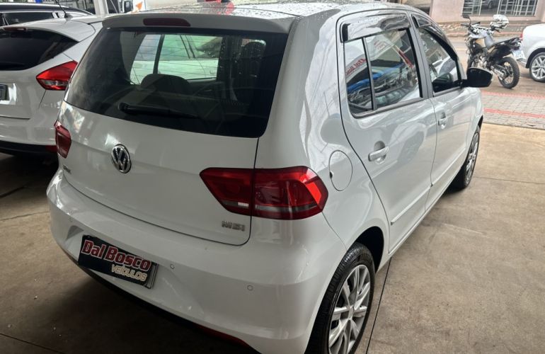 Volkswagen Fox 1.6 MSI Trendline (Flex) - Foto #6