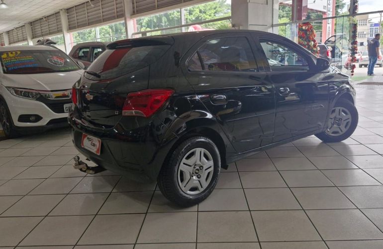 Chevrolet Onix 1.0 MPFi LT 8v - Foto #6