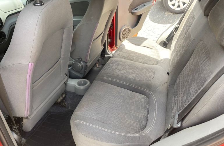 Fiat Palio 1.0 MPi Attractive 8V Flex 4p Manual - Foto #6