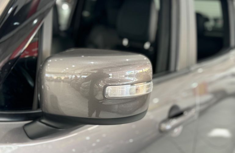 Jeep Renegade 1.8 16V Longitude - Foto #6