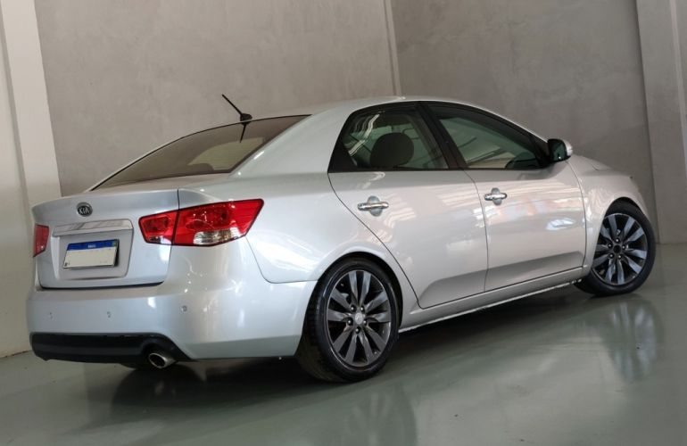 Kia Cerato 1.6 16V (aut) - Foto #4