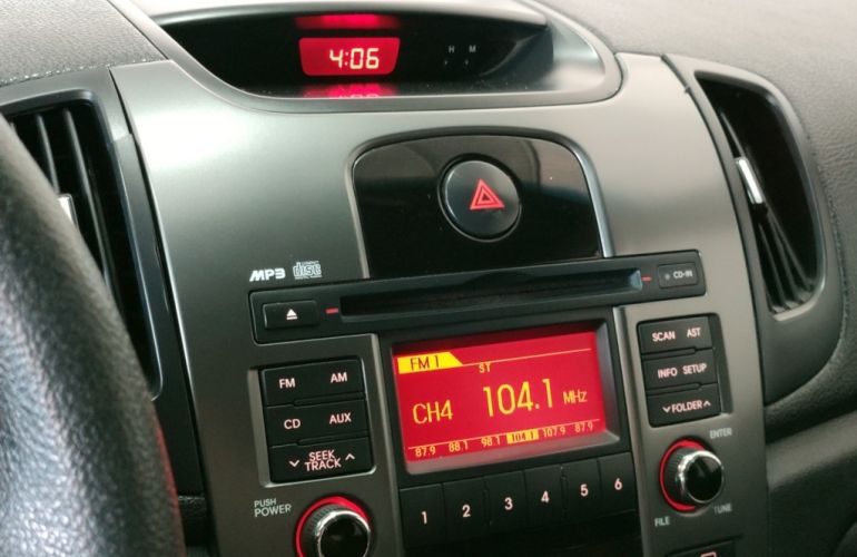 Kia Cerato 1.6 16V (aut) - Foto #10