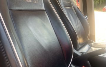 Volkswagen Up! 1.0 12v E-Flex cross up! I-Motion - Foto #10