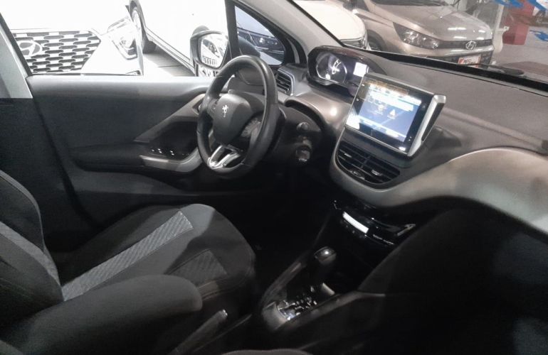Peugeot 208 1.6 Griffe 16v - Foto #9