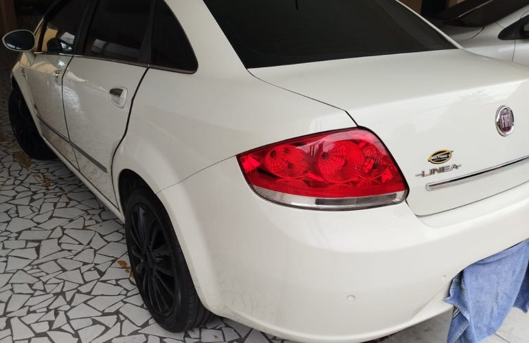 Fiat Linea Absolute 1.8 16V Dualogic (Flex) - Foto #1