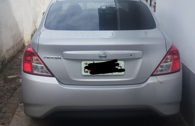 Nissan Versa 1.0 12V S (Flex) - Foto #1