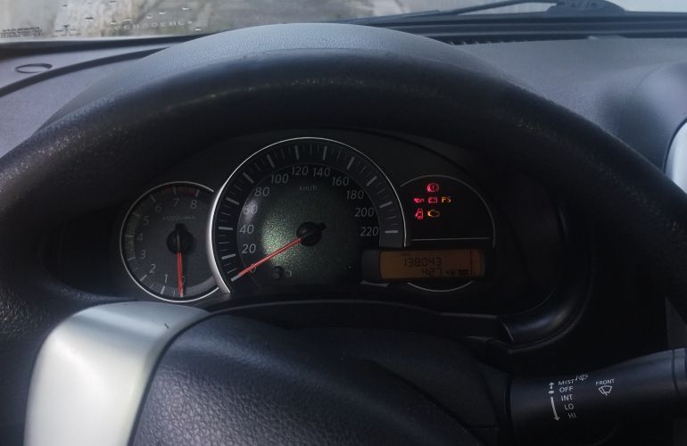 Nissan Versa 1.0 12V S (Flex) - Foto #2