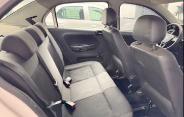 Volkswagen Voyage 1.6 MSI (Flex) - Foto #4