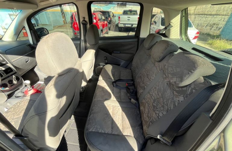 Fiat Idea 1.8 MPi Adventure Locker 8v - Foto #7