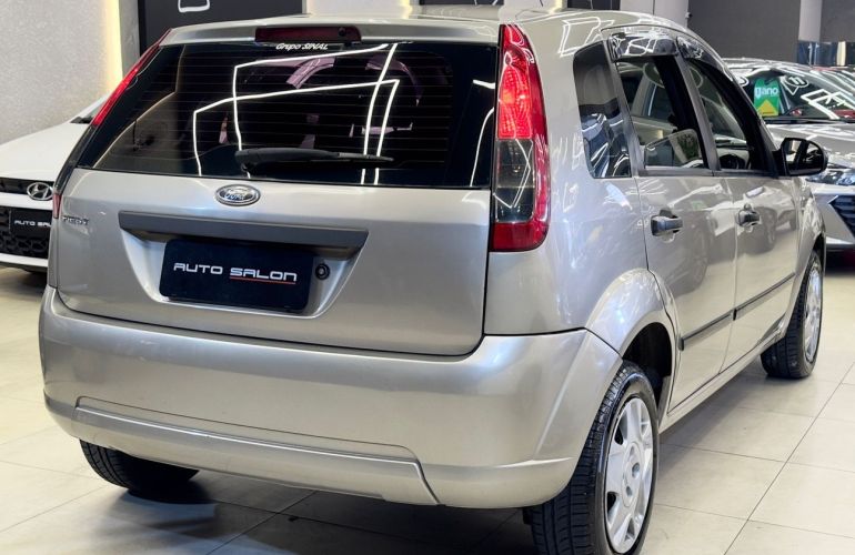 Ford Fiesta 1.0 Rocam Hatch 8v - Foto #4