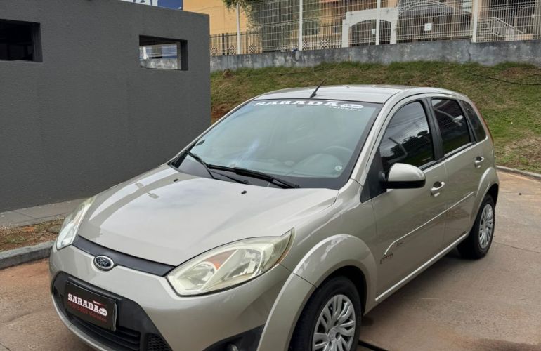 Ford Fiesta 1.6 SE Sedan 16v - Foto #3