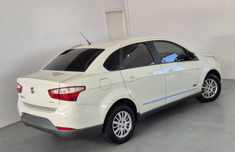 Fiat Grand Siena Essence 1.6 16V Dualogic (Flex) - Foto #4