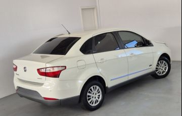 Fiat Grand Siena Essence 1.6 16V Dualogic (Flex) - Foto #4