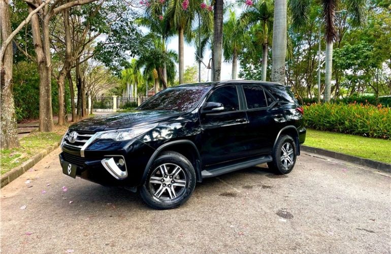Toyota Hilux Sw4 2.7 Sr 4x2 16V Flex 4p Automático - Foto #1