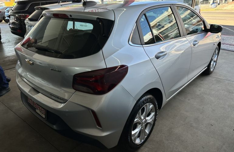 Chevrolet Onix 1.0 Turbo Premier (Aut) - Foto #4
