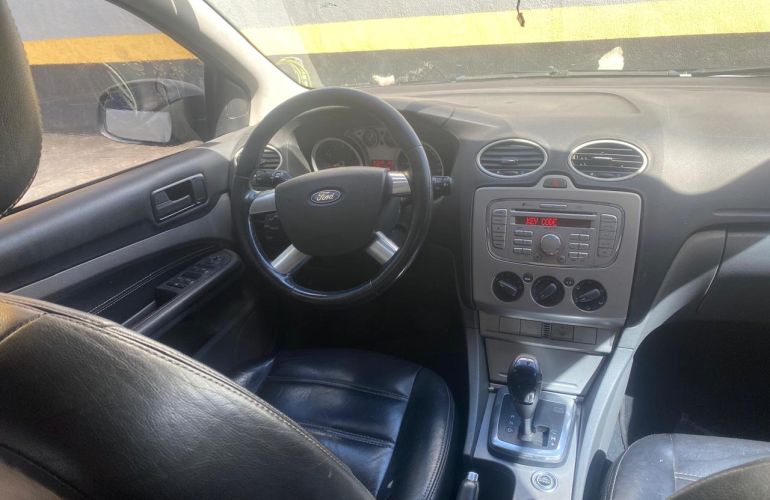 Ford Focus Sedan GLX 2.0 16V (Flex) (Aut) - Foto #4