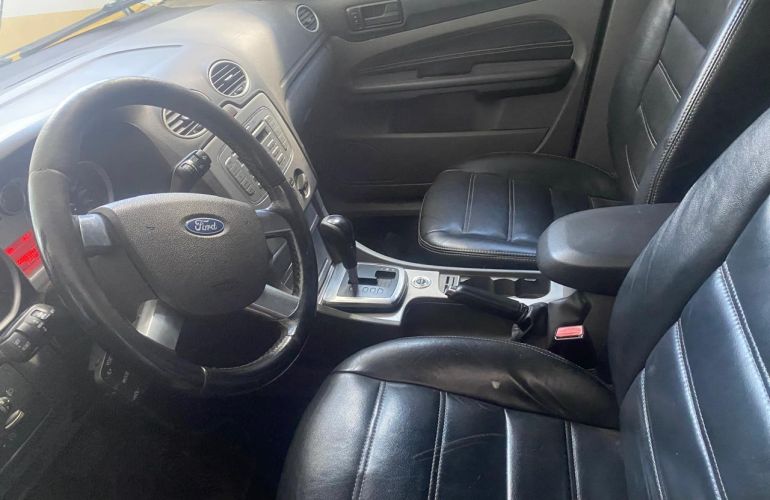 Ford Focus Sedan GLX 2.0 16V (Flex) (Aut) - Foto #6