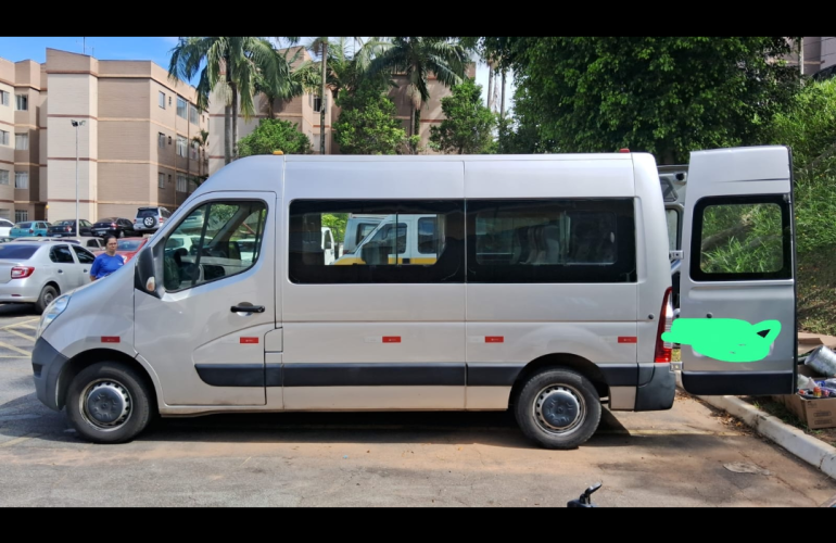 Renault Master 2.3 16V L2H2 Grand Vitré - Foto #1