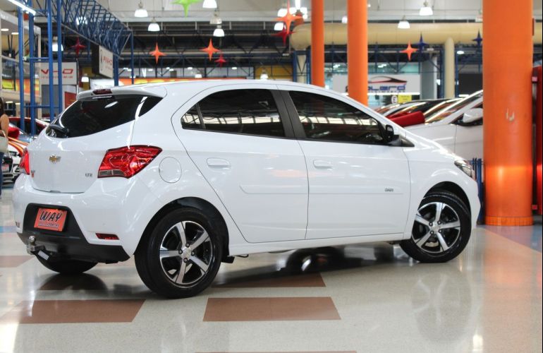 Chevrolet Onix 1.4 MPFi LTZ 8v - Foto #2