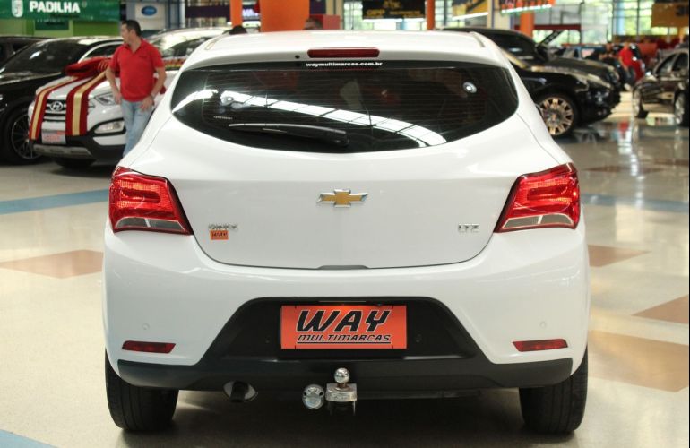 Chevrolet Onix 1.4 MPFi LTZ 8v - Foto #8