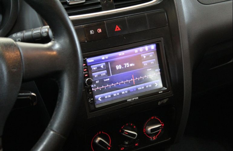 Volkswagen Fox 1.0 Mi 8v - Foto #9