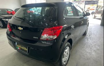 Chevrolet Onix 1.0 MPFi LS 8V Flex 4p Manual - Foto #4