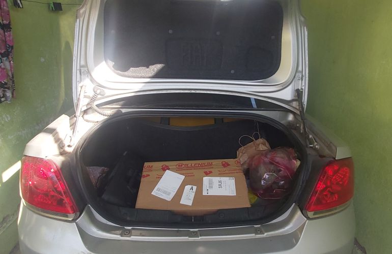 Fiat Linea Absolute 1.9 16V Dualogic (Flex) - Foto #6