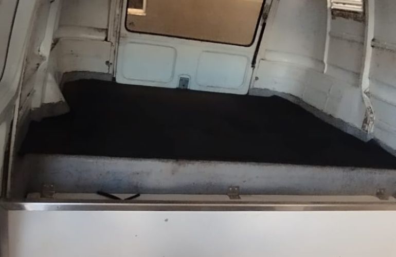 Volkswagen Kombi Furgão 1.6 - Foto #2
