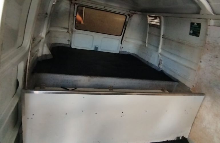 Volkswagen Kombi Furgão 1.6 - Foto #3