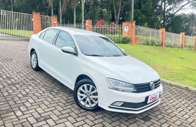Volkswagen Jetta 2.0 Trendline Tiptronic (Flex) - Foto #1