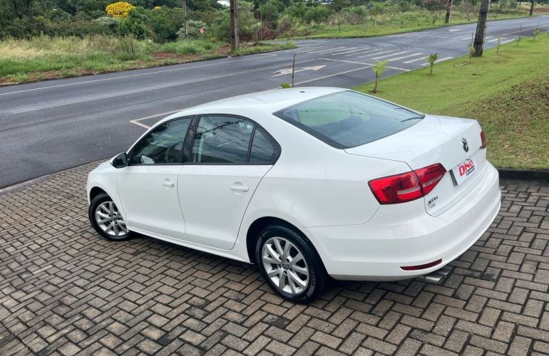 Volkswagen Jetta 2.0 Trendline Tiptronic (Flex) - Foto #4