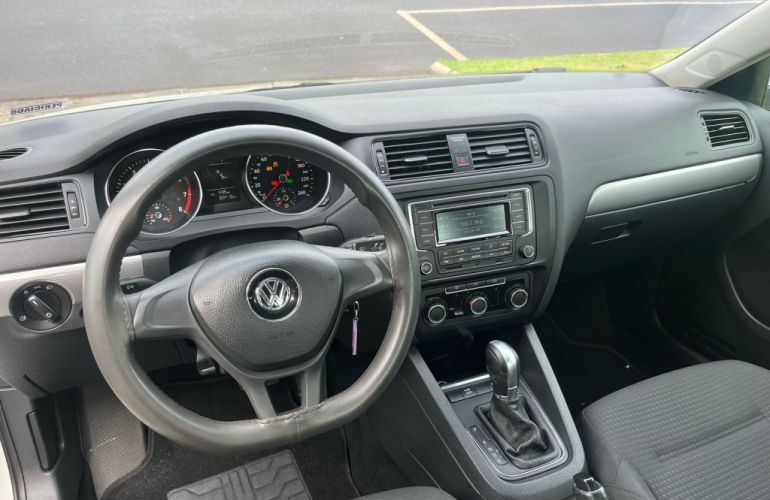 Volkswagen Jetta 2.0 Trendline Tiptronic (Flex) - Foto #8