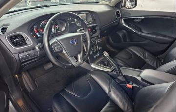 Volvo V40 2.0 T4 Dynamic - Foto #5