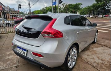 Volvo V40 2.0 T4 Dynamic - Foto #6