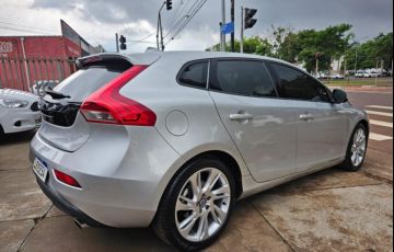 Volvo V40 2.0 T4 Dynamic - Foto #7