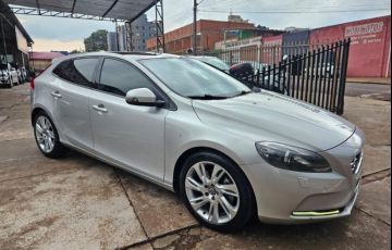 Volvo V40 2.0 T4 Dynamic - Foto #8