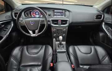 Volvo V40 2.0 T4 Dynamic - Foto #9