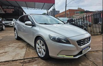 Volvo V40 2.0 T4 Dynamic - Foto #10