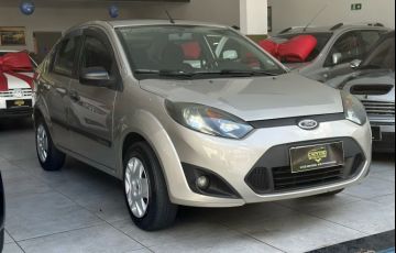 Ford Fiesta 1.6 Rocam Sedan 8v